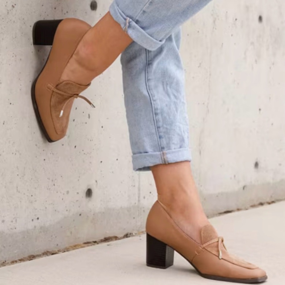 NWT Journee Crawford Loafer, Size 9, Beige